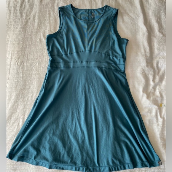 Title Nine Dream V-Neck Dress - Picture 13 of 14